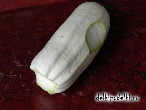 Поделки из овощей. Самолёт из кабачков.